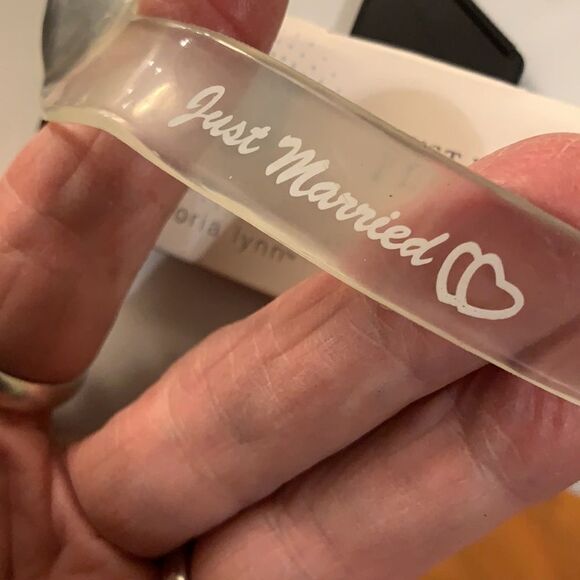 Victoria Lynn “Just married” flip-flops size small 5-6 or size medium 7-8.  NWT - Picture 5 of 8